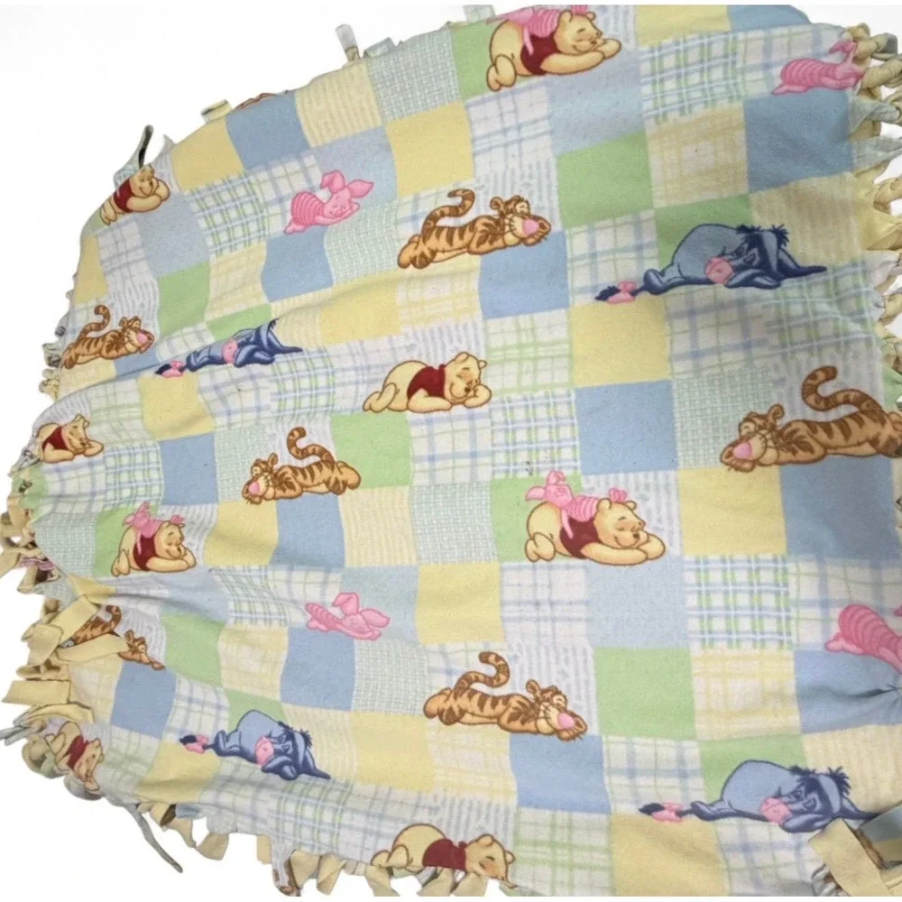 Y2K Pooh tie blanket
